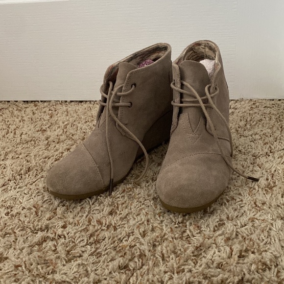 TOMS taupe brown suede wedge booties - Picture 3 of 6